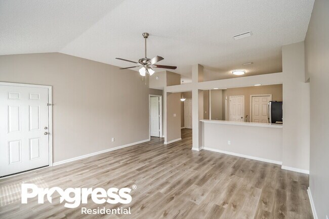 Building Photo - 383 Summit Dr