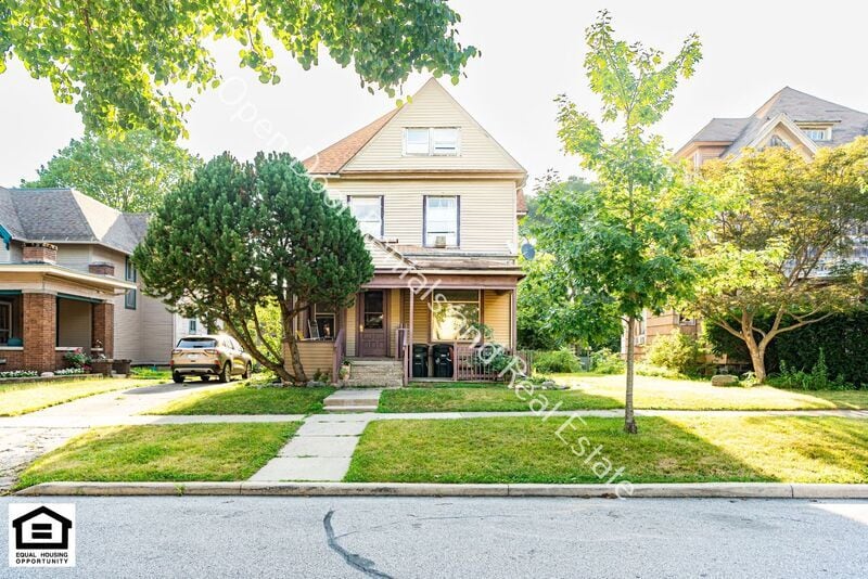 Foto principal - 109 S State St