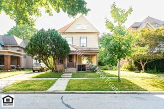 Building Photo - 109 S State St