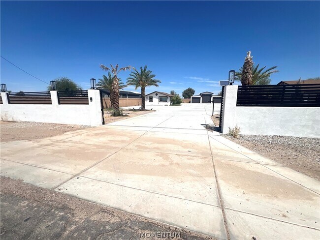Foto del edificio - 1299 E Levee Dr