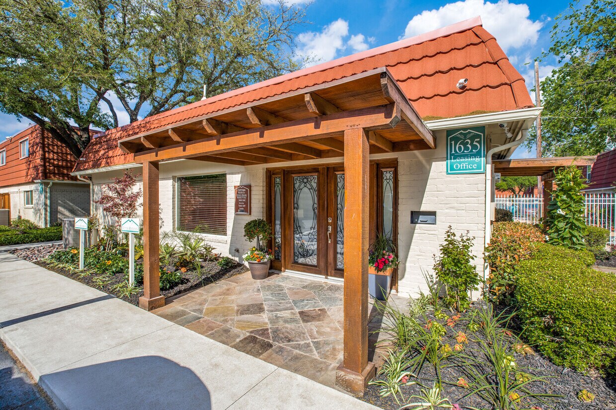 Foto principal - Tucasa Townhomes