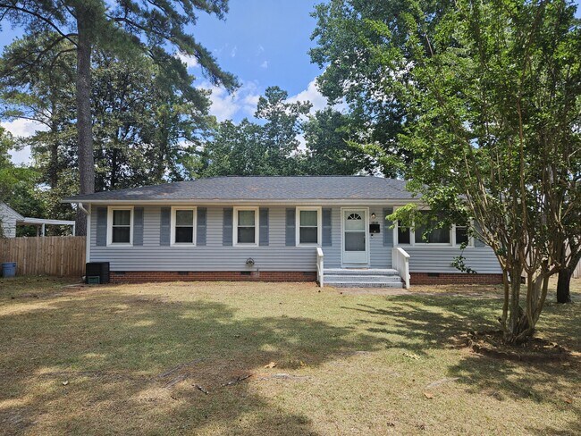 Building Photo - 1818 Cherokee Dr