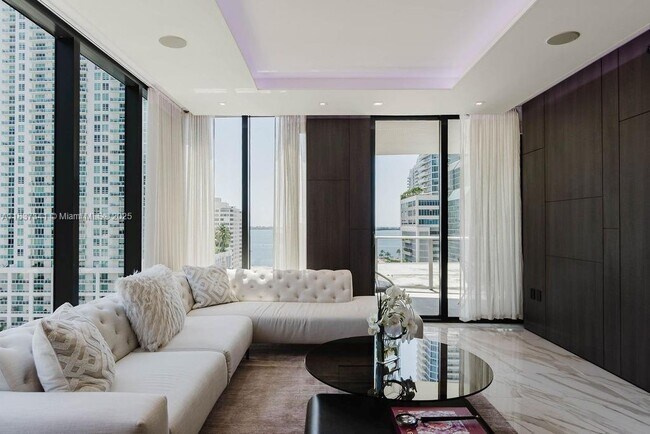 Foto del edificio - 1010 Brickell Ave