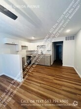 Building Photo - 1006 Oneida Ave