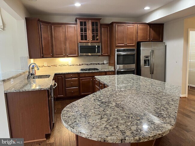 Foto del edificio - 120 Standpipe Rd