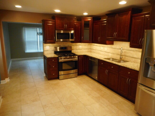 Building Photo - 207 Downing Dr