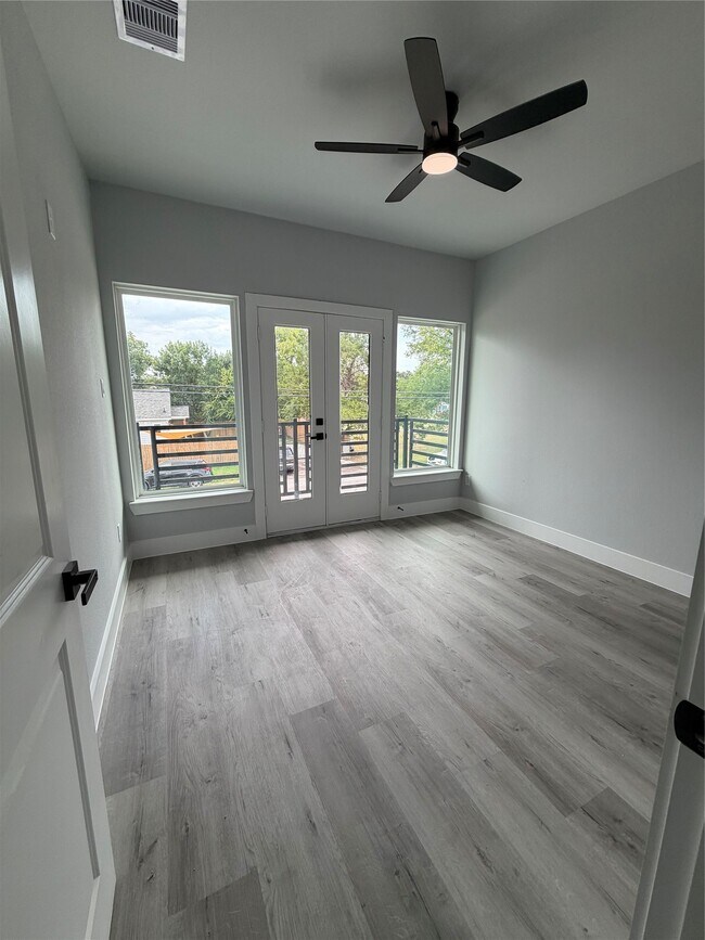 Foto del edificio - 8706 Southview St