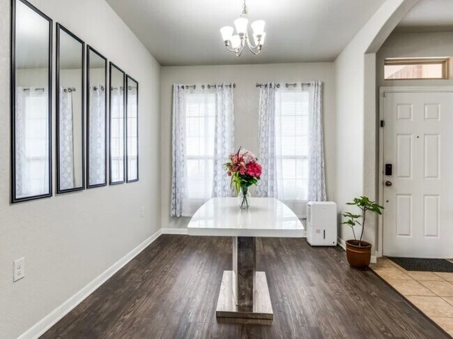 Building Photo - 6035 Enchantment