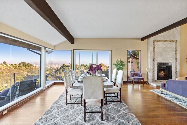 Building Photo - 1300 Linda Flora Dr