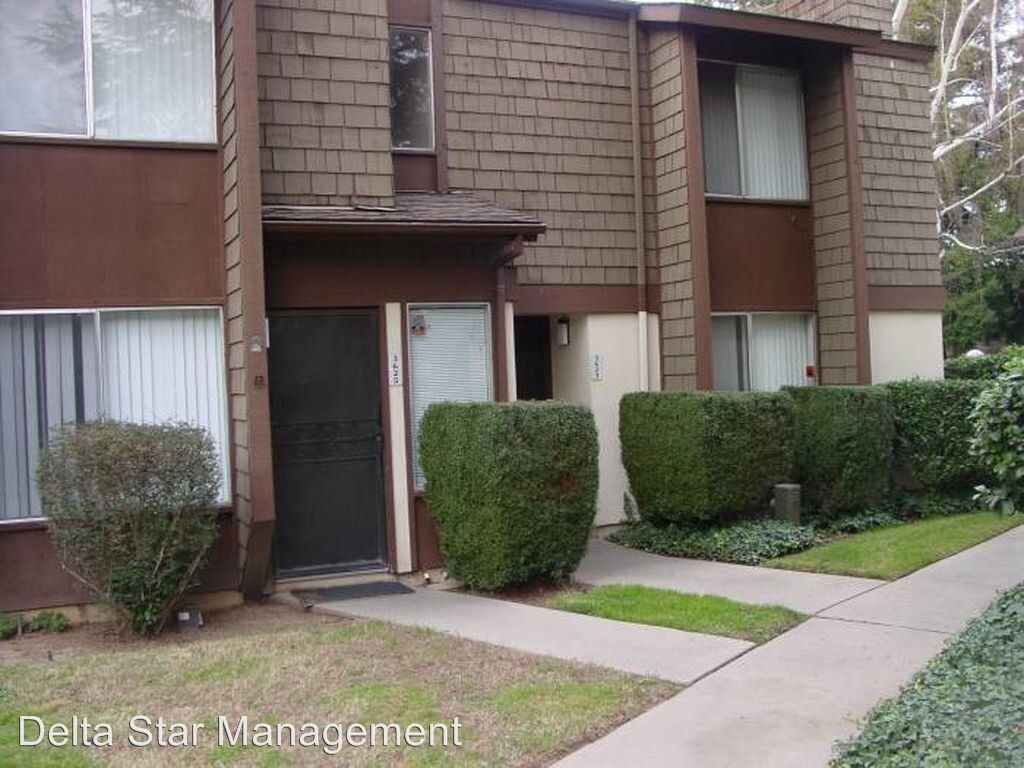 Primary Photo - 3623 Larchmont Square Ln