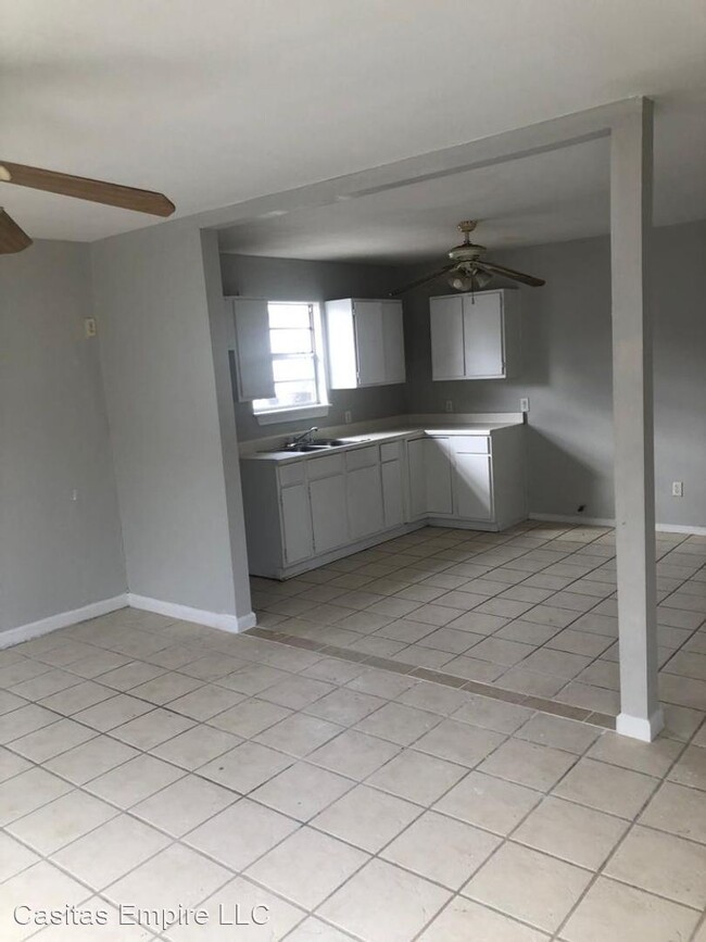 Building Photo - 2 br, 1 bath House - 122 Red Ripple Rd. B