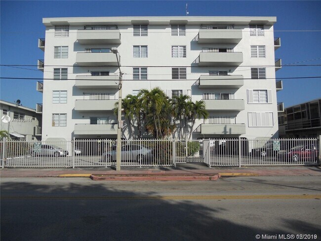 Building Photo - 8024 Tatum Waterway Dr