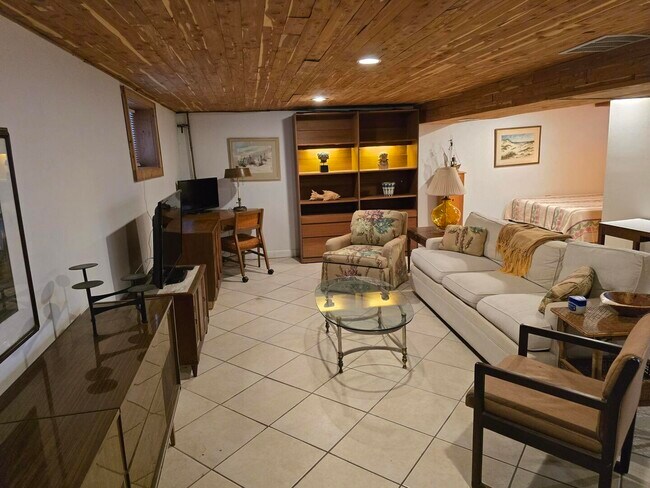 Foto del edificio - 546 Judson Ave
