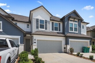 Building Photo - 7449 Hinsdale Dr