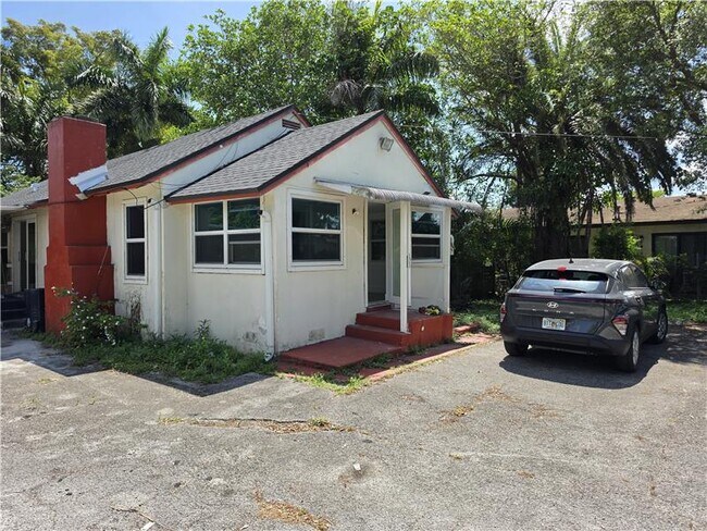 Photo - 4616 SW 33rd Ave House