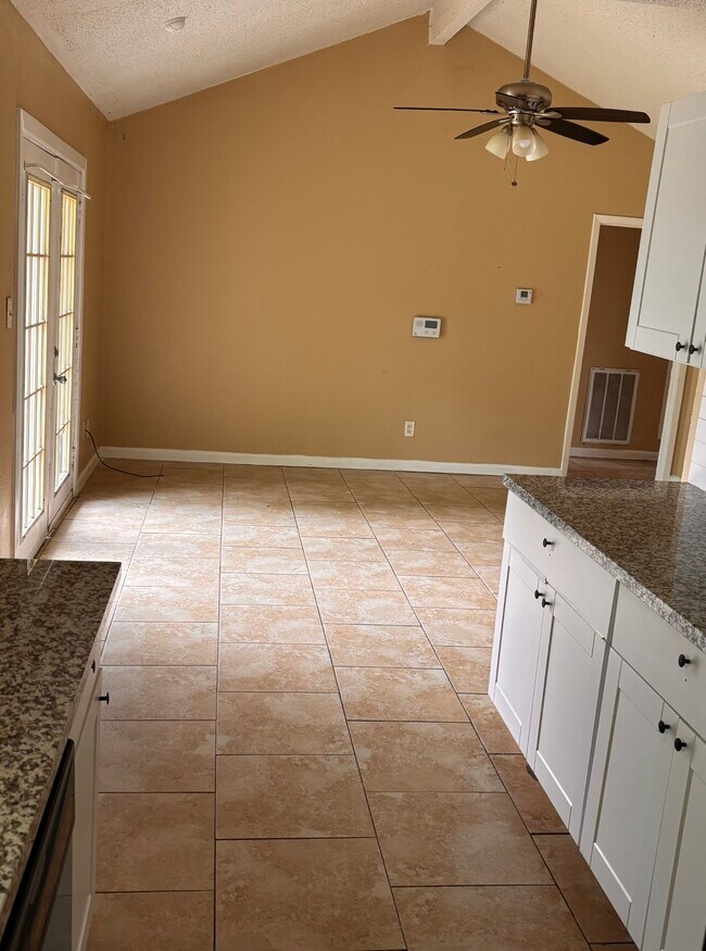 Foto del edificio - 3306 Westhampton Dr