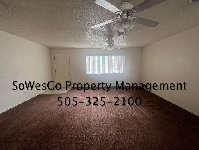 Foto del edificio - Large Home on West Side of Town