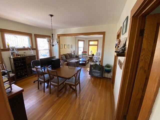 Primary Photo - 2159 W Berwyn Ave