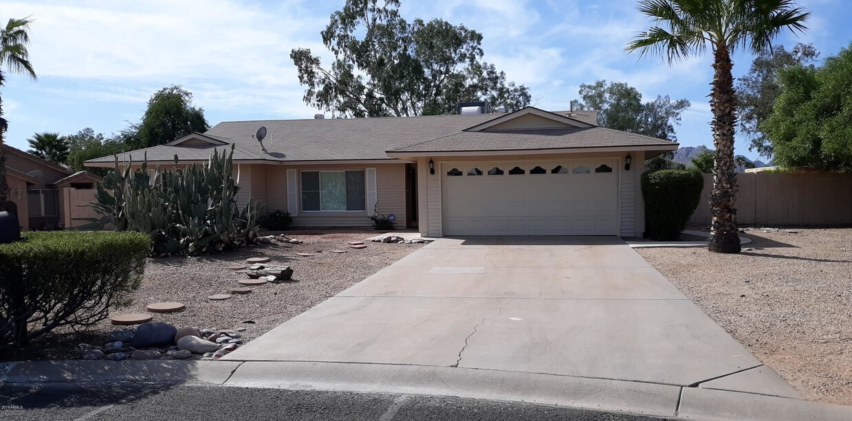 Primary Photo - 6203 E Gold Dust Ave