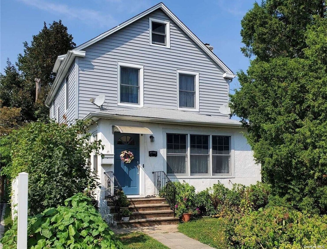 Primary Photo - 1 Birchwood Ave