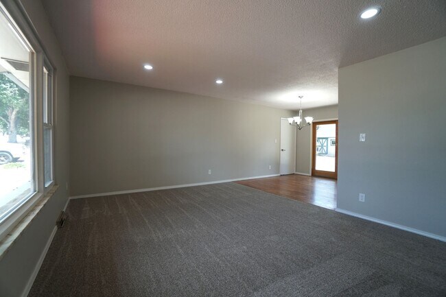 Foto del edificio - 5007 Alta Loma Rd