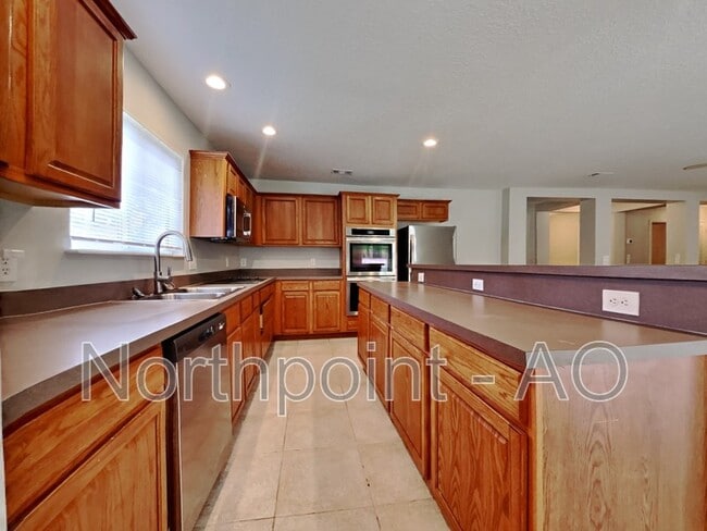 Building Photo - 11223 Martin Lakes Dr N