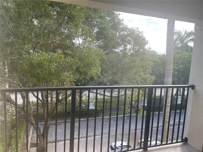 Foto del edificio - 6020 W Sample Rd