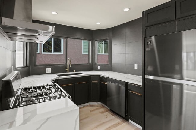 Photo - 1139 Bellevue Ave Apartment