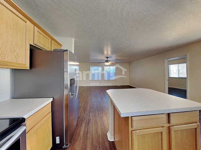 Building Photo - 3342 W Wave Dr