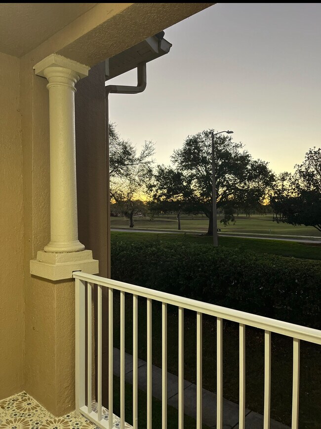 Foto del edificio - 14226 Fredricksburg Dr