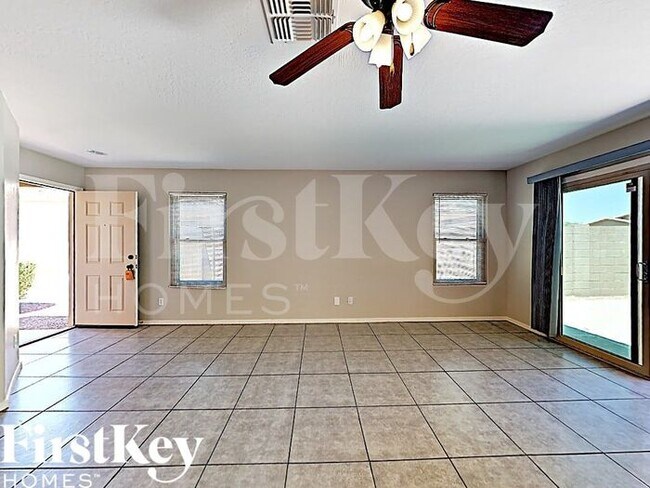 Building Photo - 2050 W Hayden Peak Dr