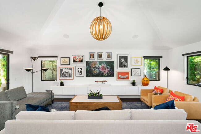 Foto del edificio - 870 Rose Ave