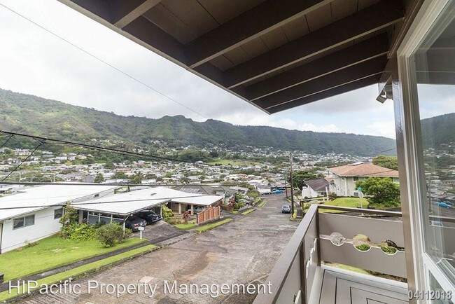 Building Photo - 3 br, 3 bath House - 3504 Kumu St.