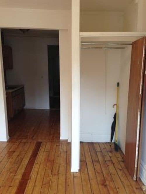 Building Photo - 216 E 29th St