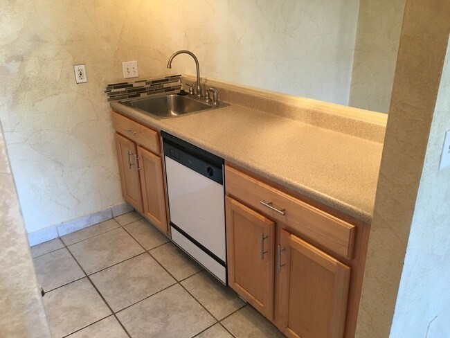 Foto del edificio - 838 S Langley Ave