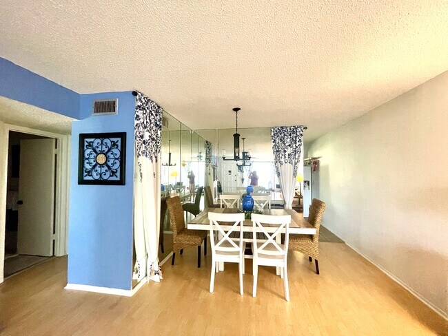 Building Photo - 2331 Finlandia Ln