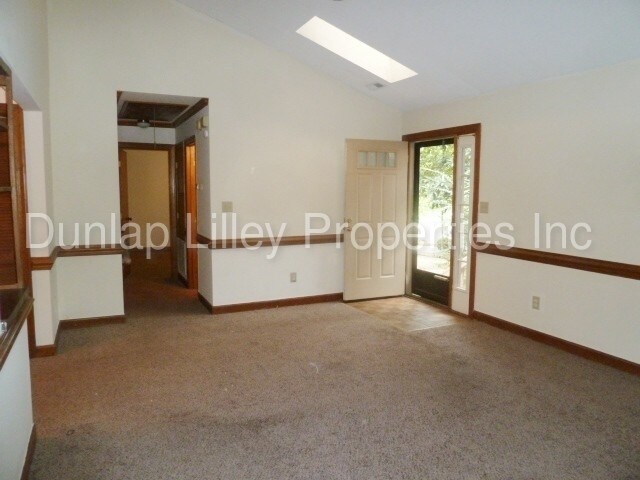 Building Photo - 200 W Woodcroft Pkwy