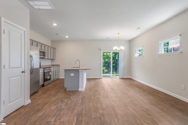 Building Photo - 137 Foundation Wy