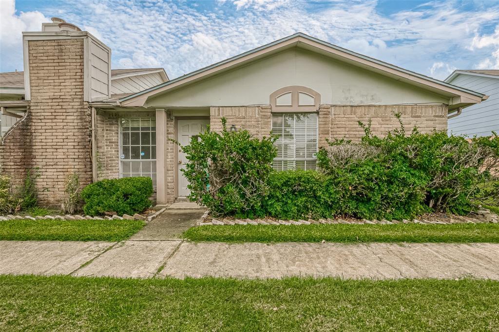Primary Photo - 6533 S Briar Bayou Dr