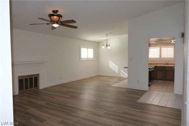 Building Photo - 3335 Racquet St