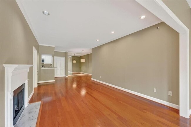 Building Photo - 2865 Lenox Rd NE