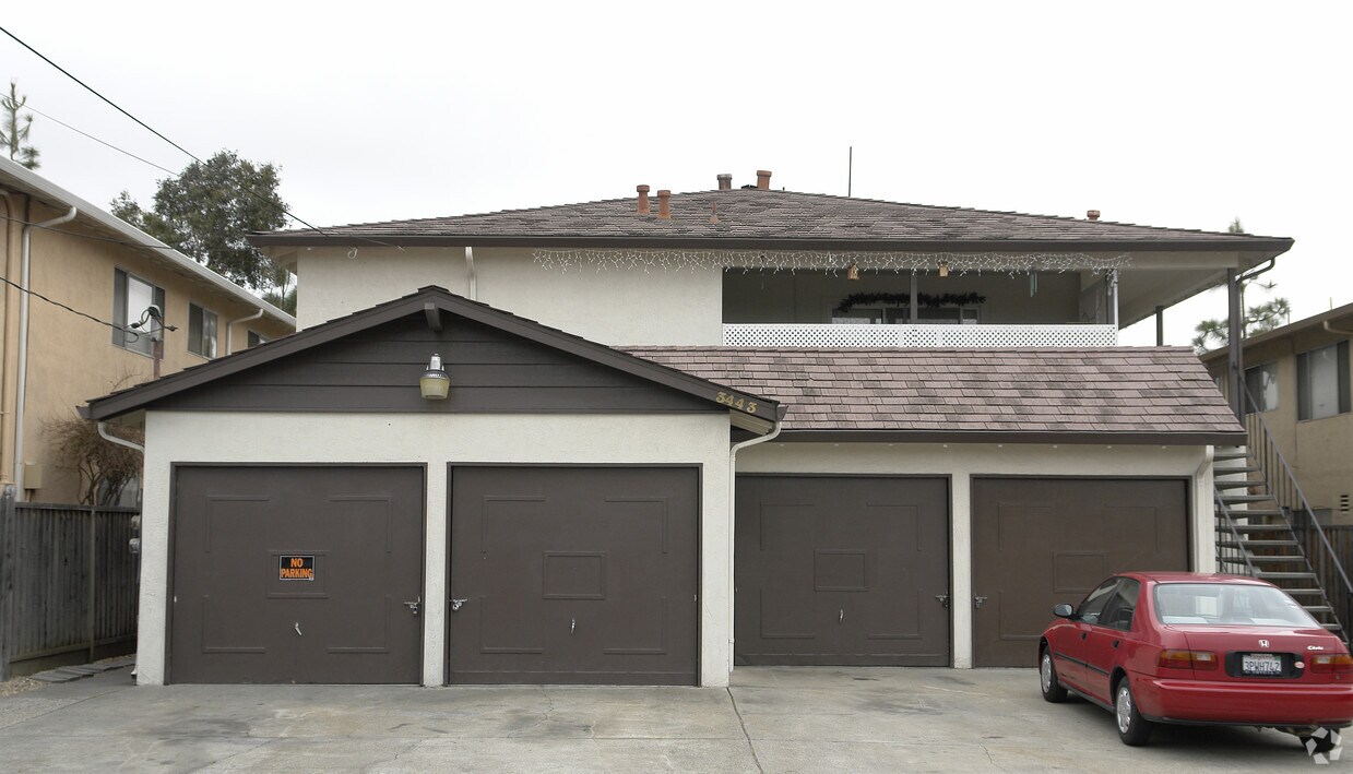 Primary Photo - 3443 Redwood Ct