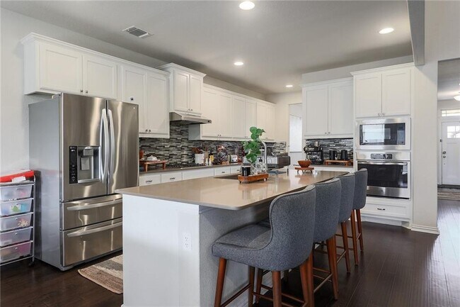 Building Photo - 12613 Twisted Root Dr