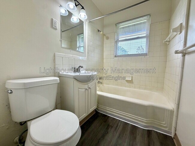 Building Photo - 1205 Ottillia St SE