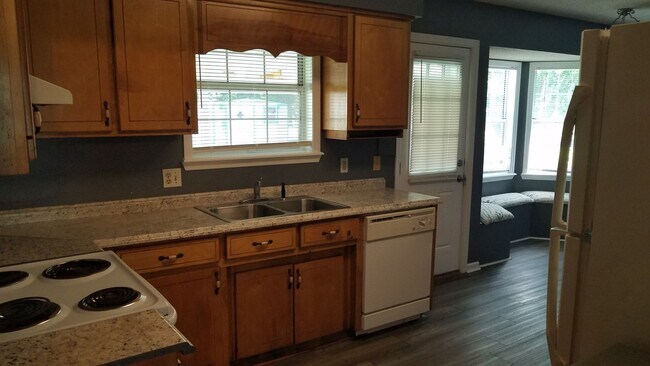 Building Photo - North Lowndes 3-Bedroom Rental Near Moody AFB