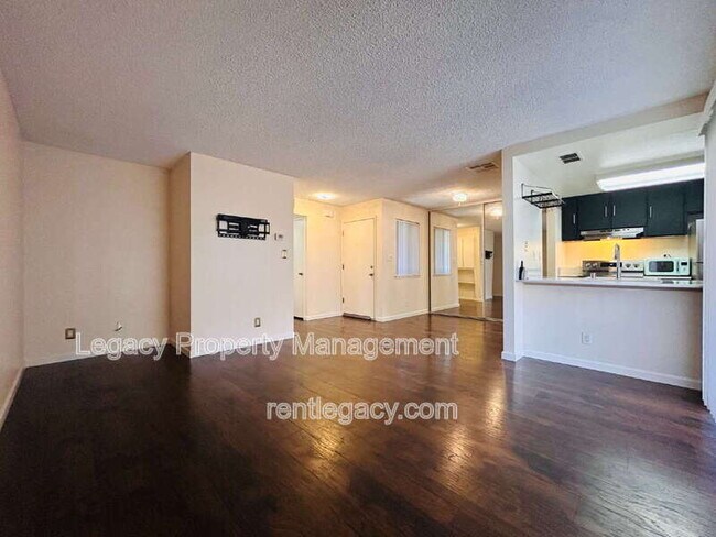 Foto del edificio - 2410 Starlight Ln