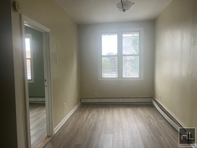 Building Photo - SUNNY AND SPACIOUS  1 BEDROOM  AVENUE D/ P...