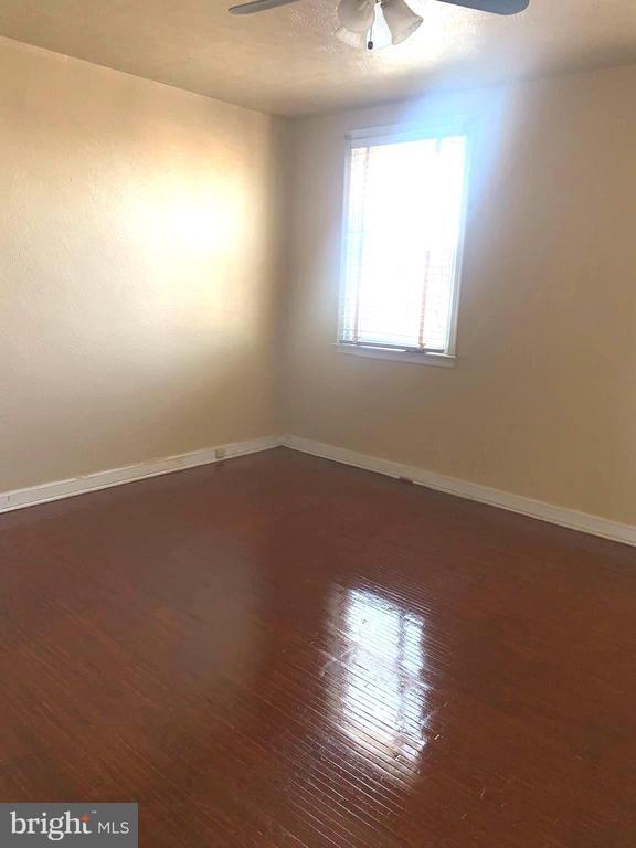 Foto del edificio - 4613 Hartel Ave