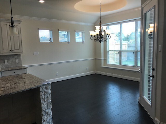 Foto del edificio - 3750 Pinebrook Hollow Ln