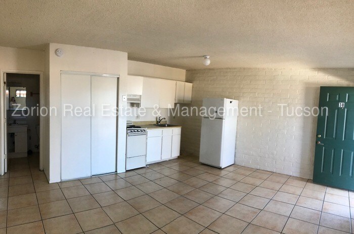 Foto principal - 3055 N. Tyndall Avenue #5
